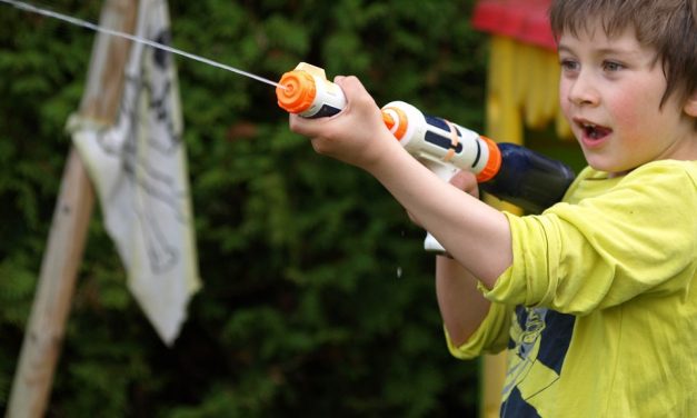 A Splash of Water: 8 Water Guns Your Son Will Love Playing With