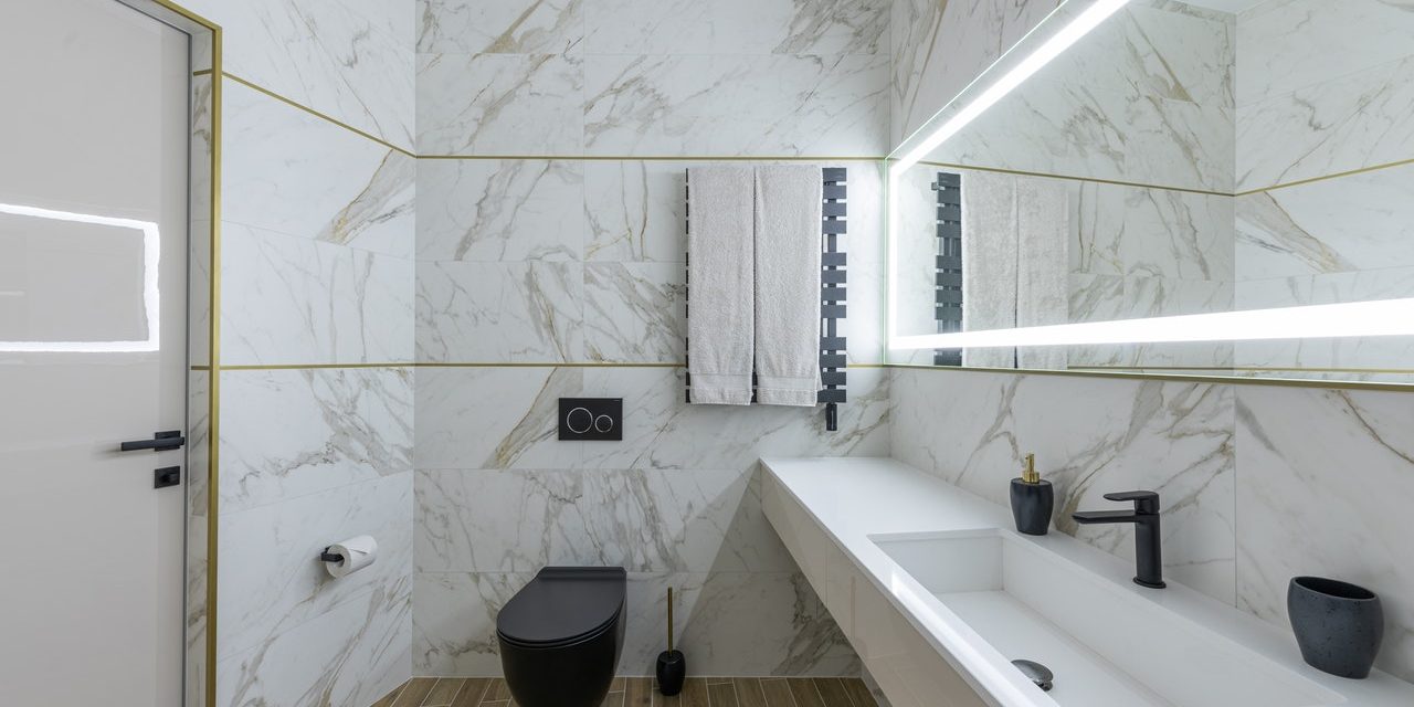 <strong>10 Subway Tile Bathroom Ideas to Inspire Your Next Remodel</strong>